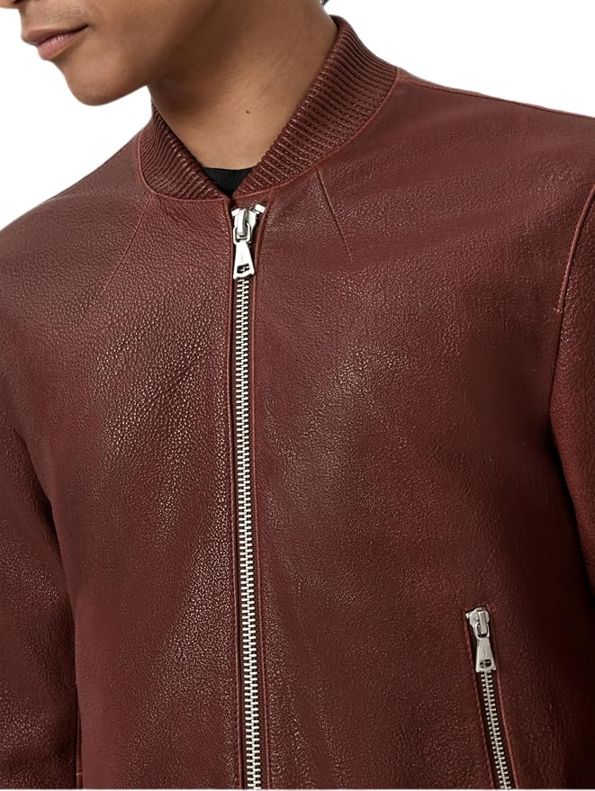John Varvatos Xavier 皮夹克领口与拉链细节